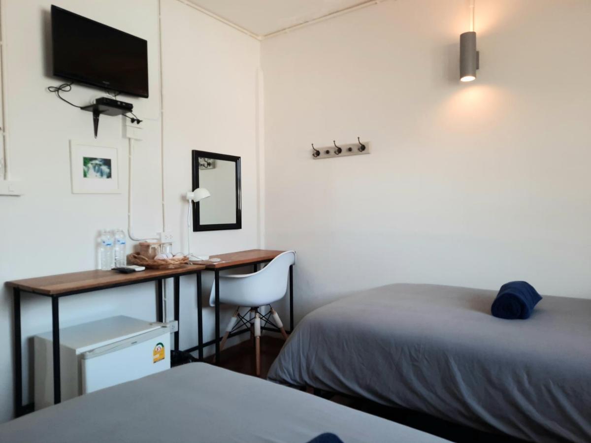Pingplalee Female House Bed & Breakfast Bangkok Exterior photo