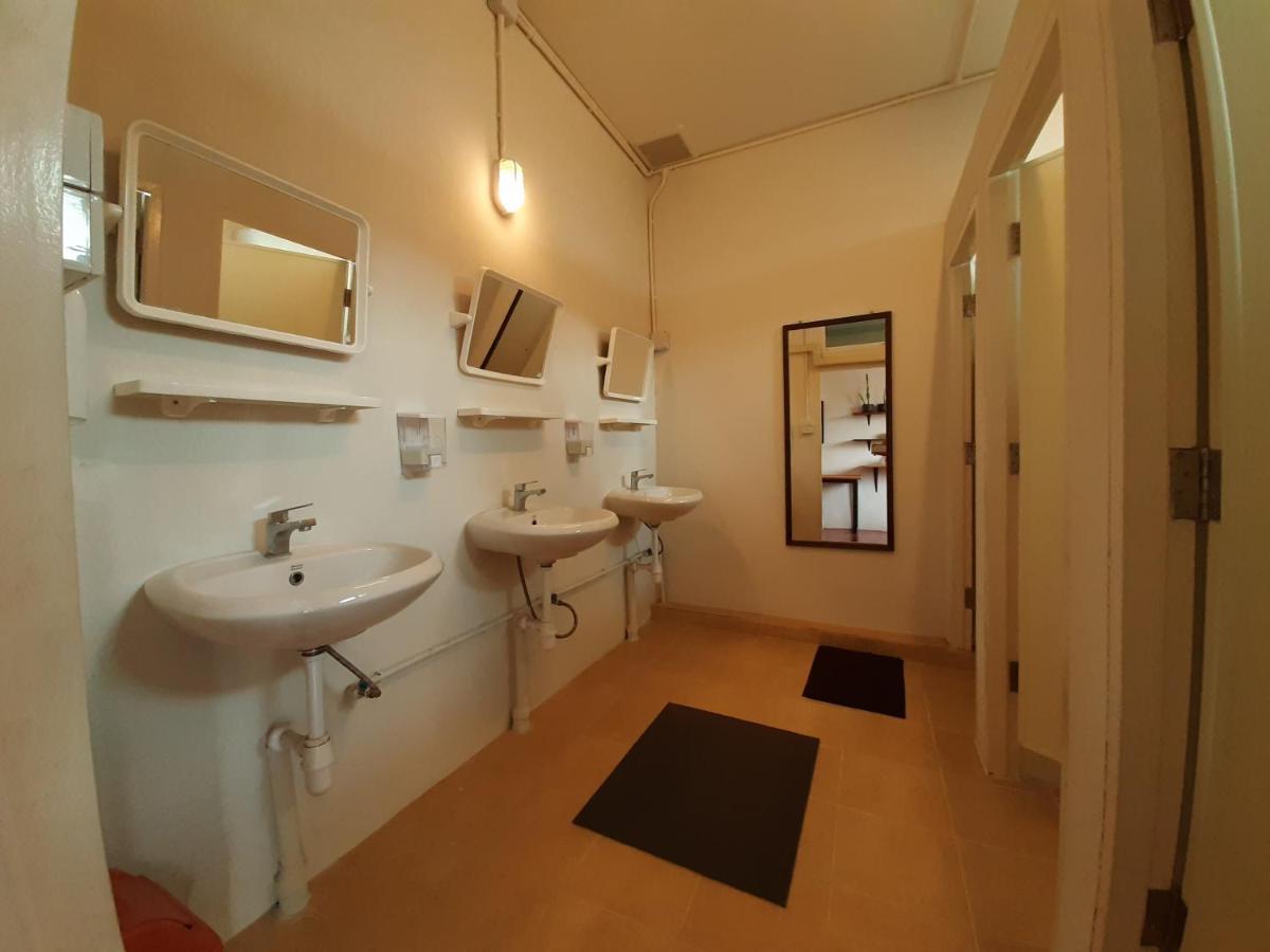 Pingplalee Female House Bed & Breakfast Bangkok Exterior photo