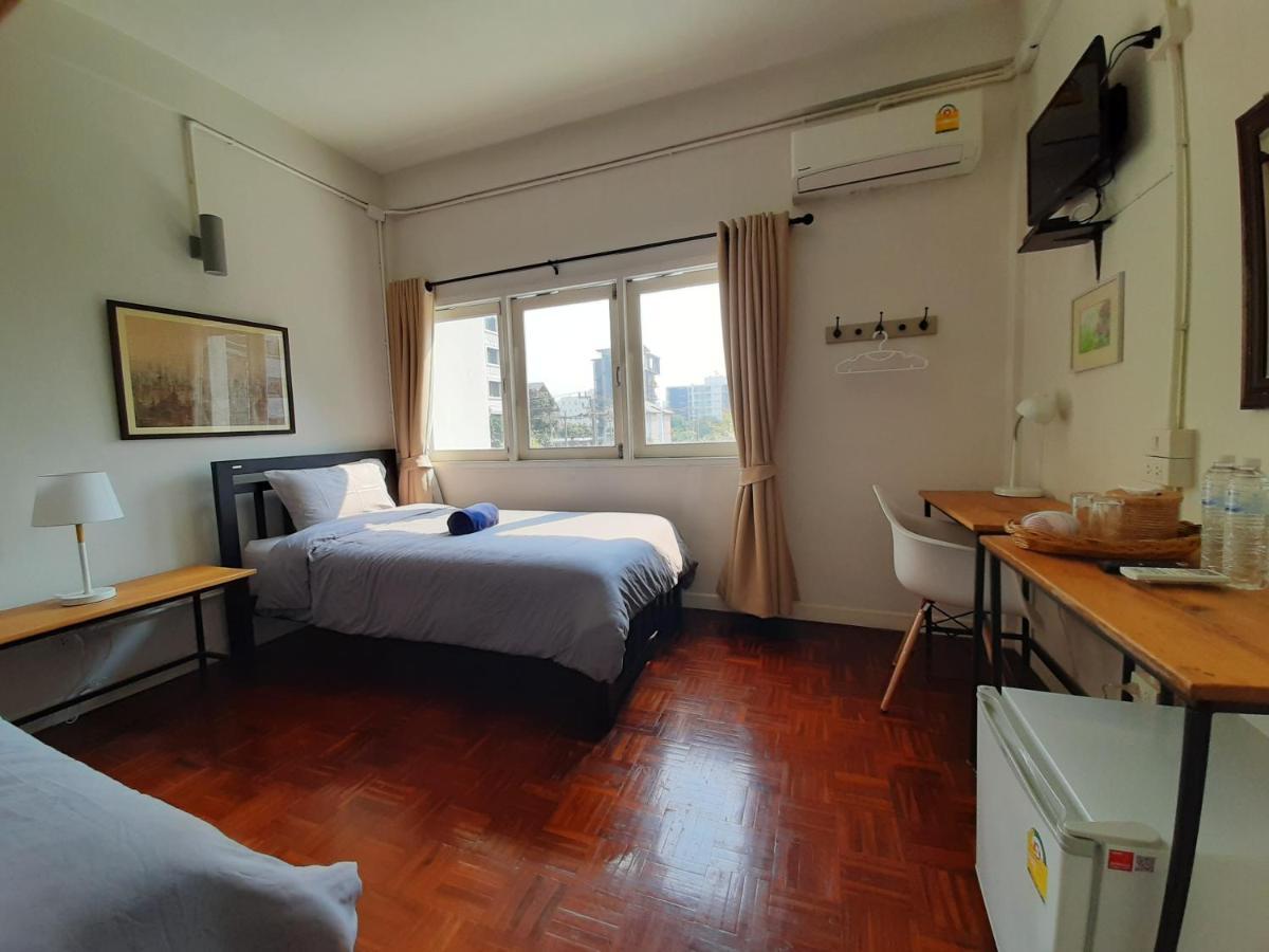 Pingplalee Female House Bed & Breakfast Bangkok Exterior photo